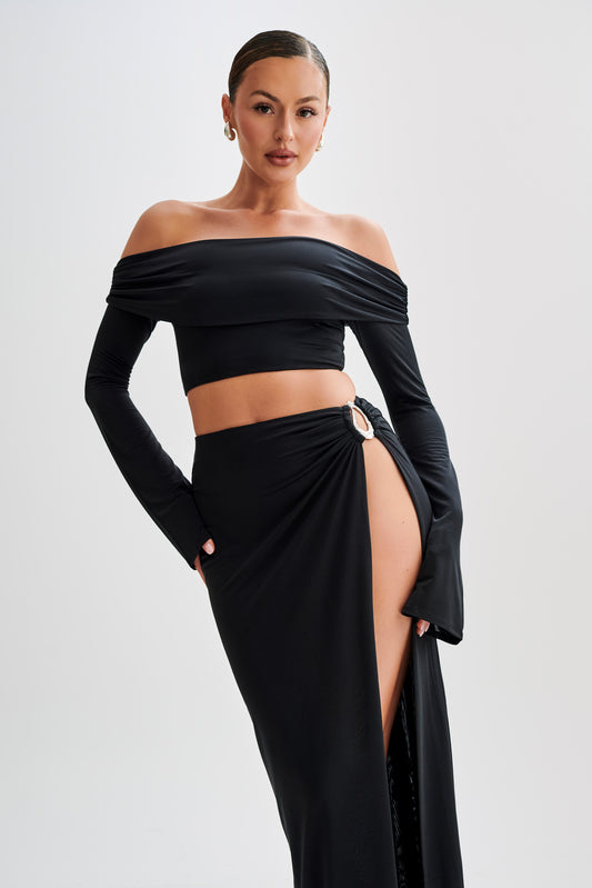 ROF Camryn Slinky Düşük Omuz Crop Top - Siyah