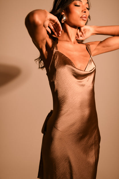 ROF Caellie Saten Cowl Maxi Elbise - Taupe