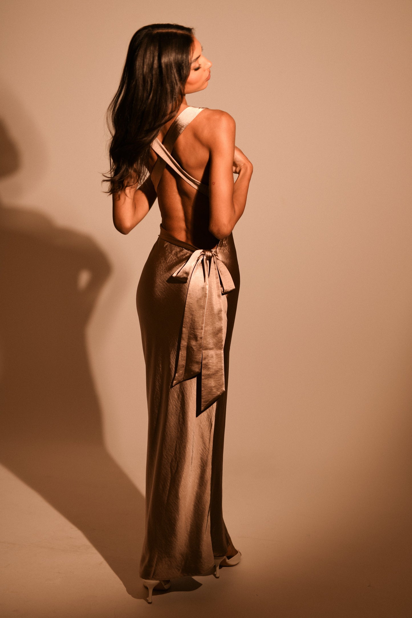 ROF Caellie Saten Cowl Maxi Elbise - Taupe