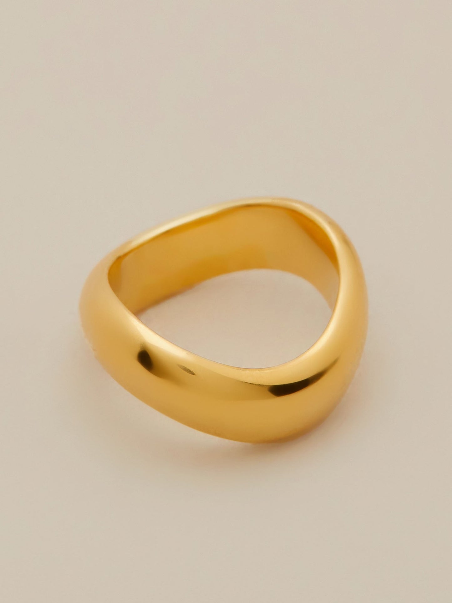 ROF 18k Gold Simple Wave Ring