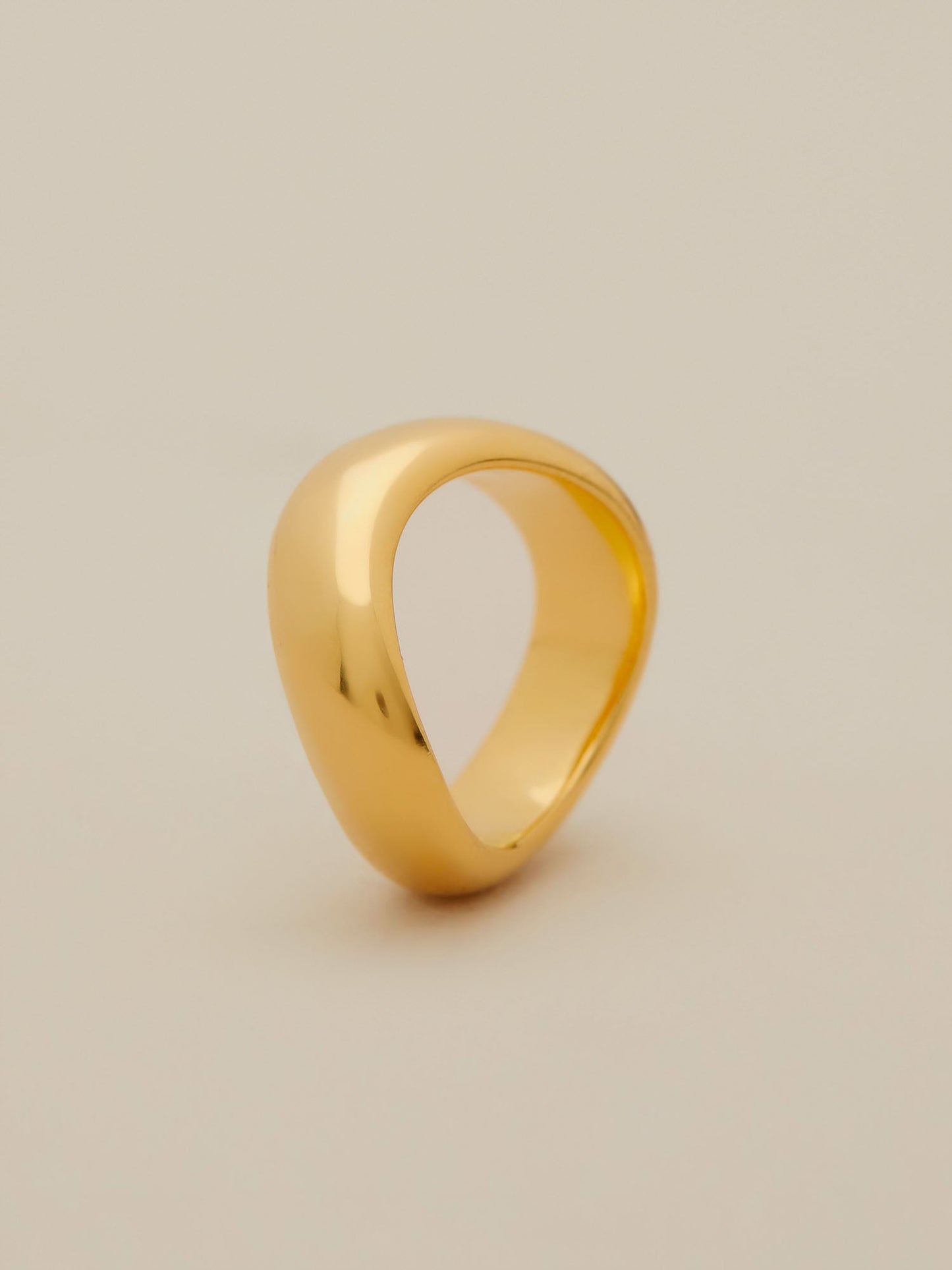 ROF 18k Gold Simple Wave Ring