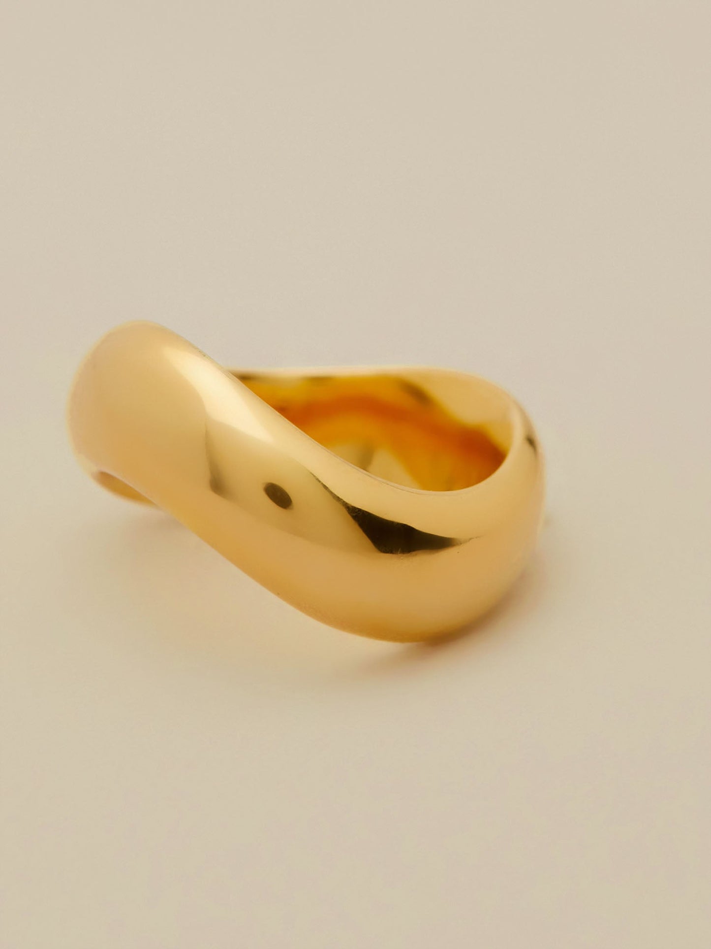 ROF 18k Gold Simple Wave Ring