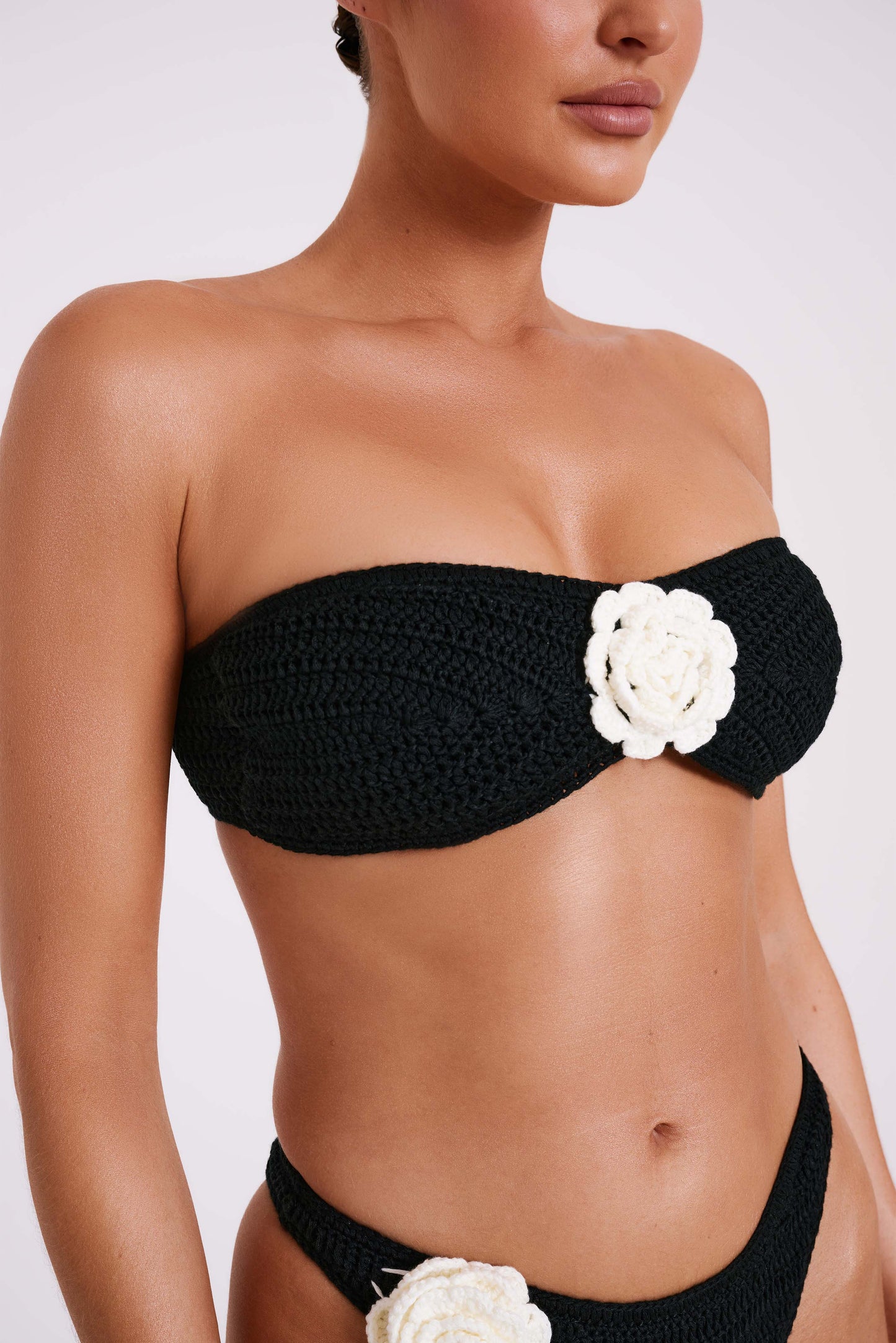 ROF Noreen Rose Kontrast Tığ Bikini Üstü - Siyah